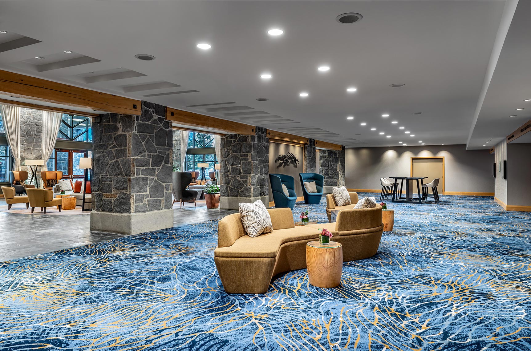 Westin_Whistlersm-002-R1_WES_YSEWI_Foyer