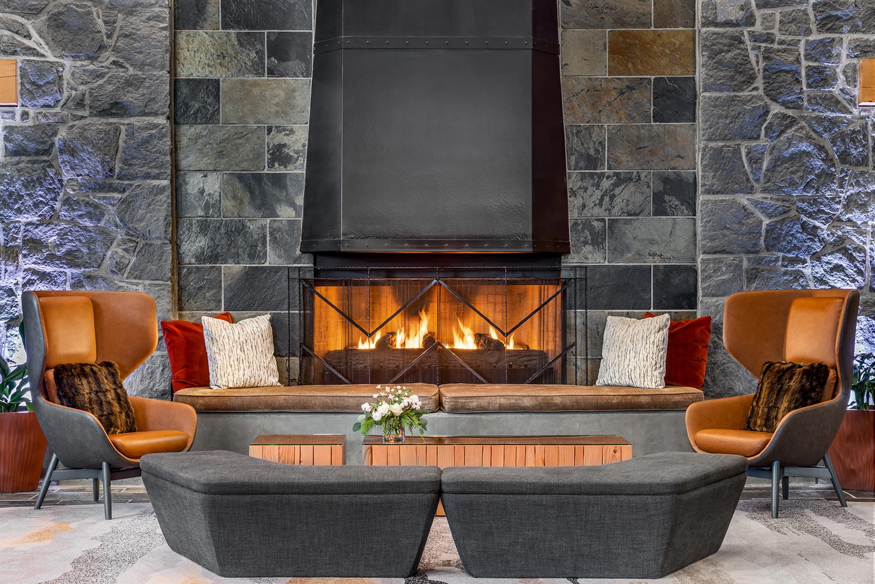 Westin_Whistlersm-004_WES_YSEWI_Fireplace