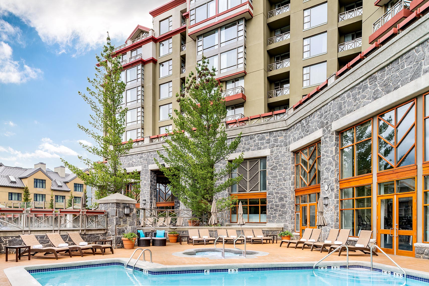 sm-010-R1_Outdoor_Pool_Westin_Whistler