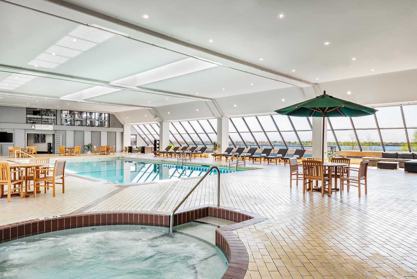 sm-WES_YYZWI_Pool